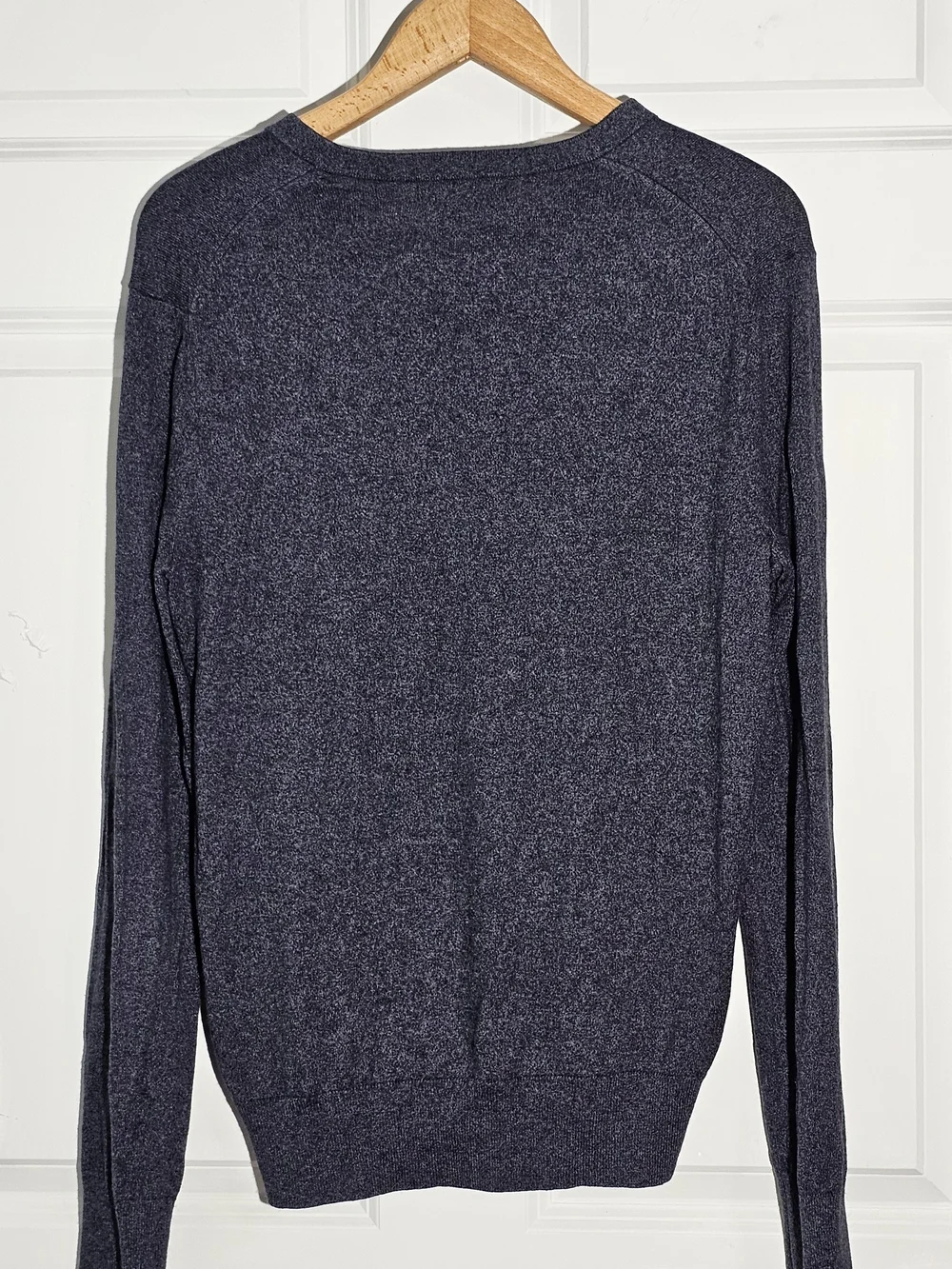 Banana Republic Luxury Blend V-Neck Sweater Men’s M Gray 75% Silk Cashmere